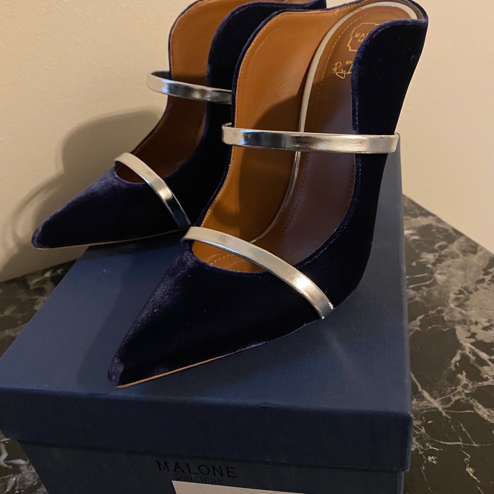 Heels - Picture 5 of 8